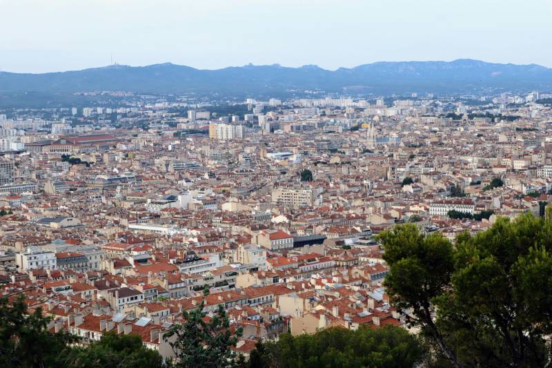 DROIT AU BAIL ET FOND DE COMMERCE MARSEILLE